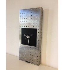 ChantalBrandO Wandklok RVS Montreal design