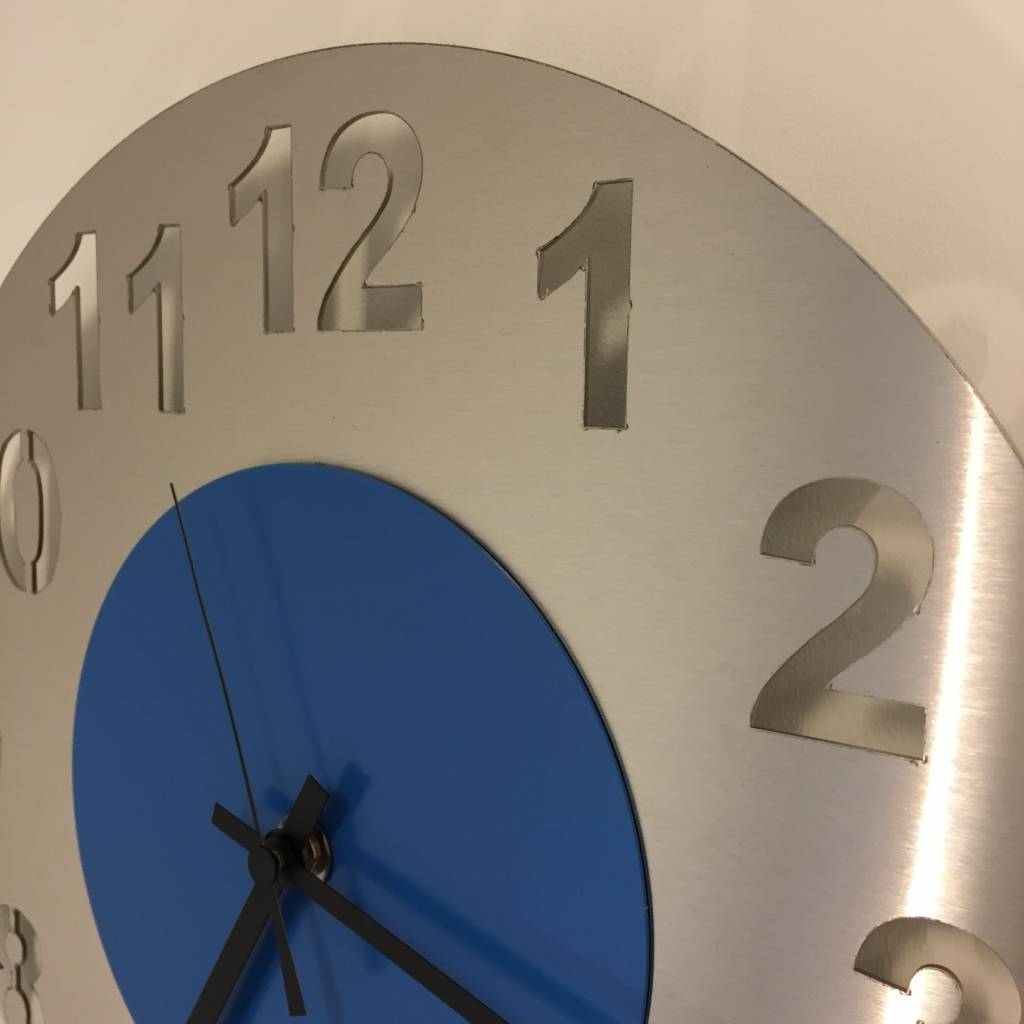 ChantalBrandO WANDKLOK JUNTE BLUE DESIGN