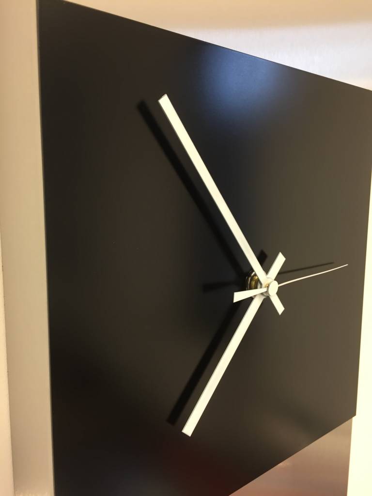 ChantalBrandO Wandklok Siberian Kathru Black