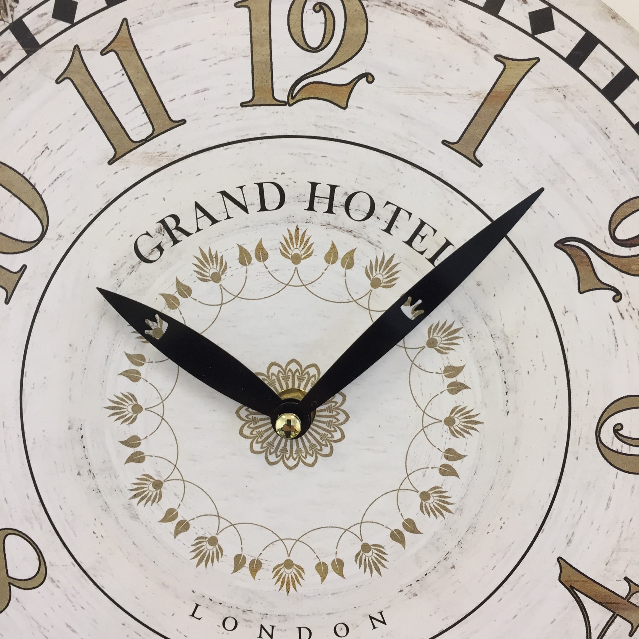 NiceTime Wandklok Grand Hotel Londen Vintage retro wit