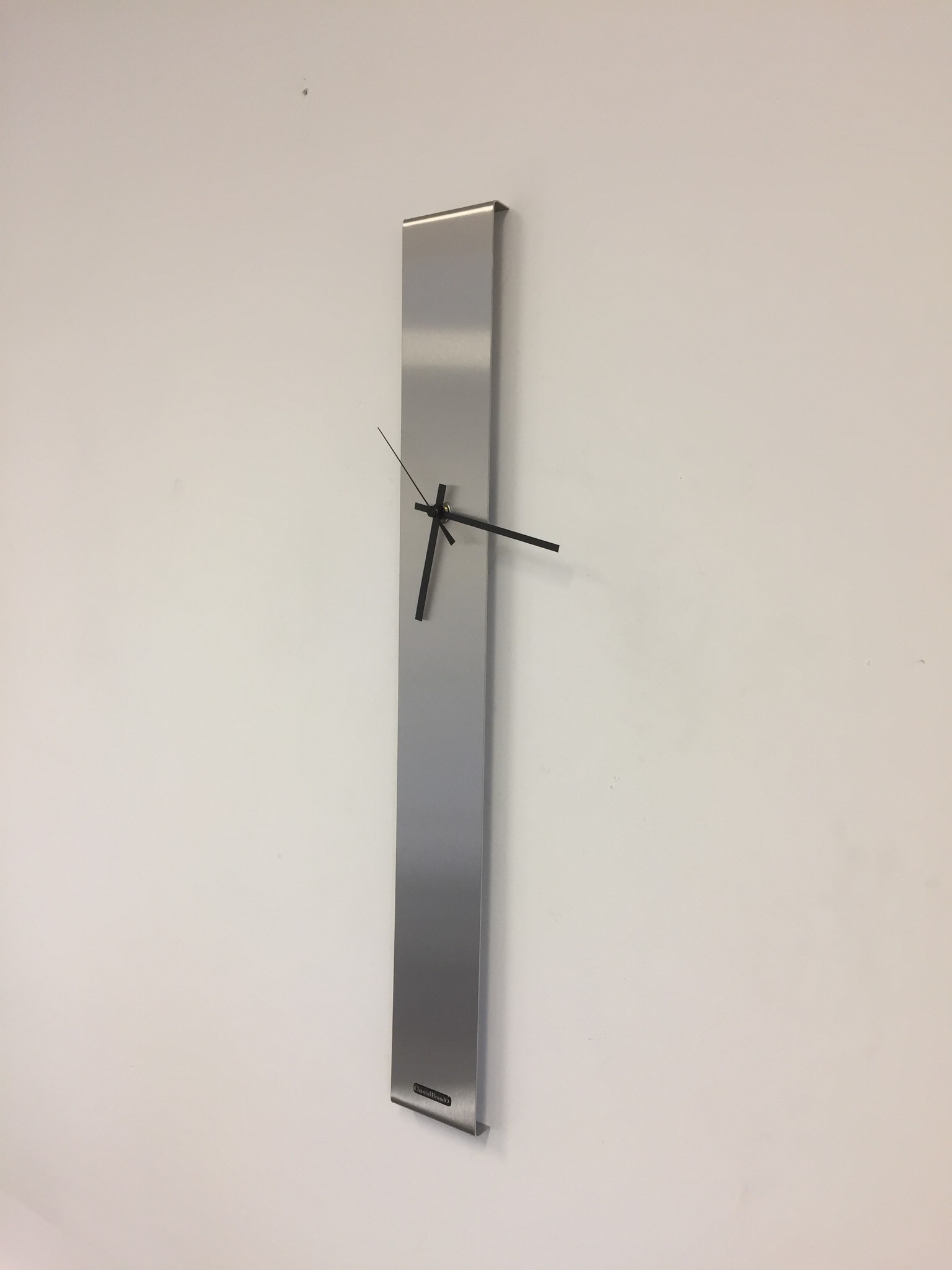 ChantalBrandO Wandklok SUMMIT SILVER MODERN DESIGN