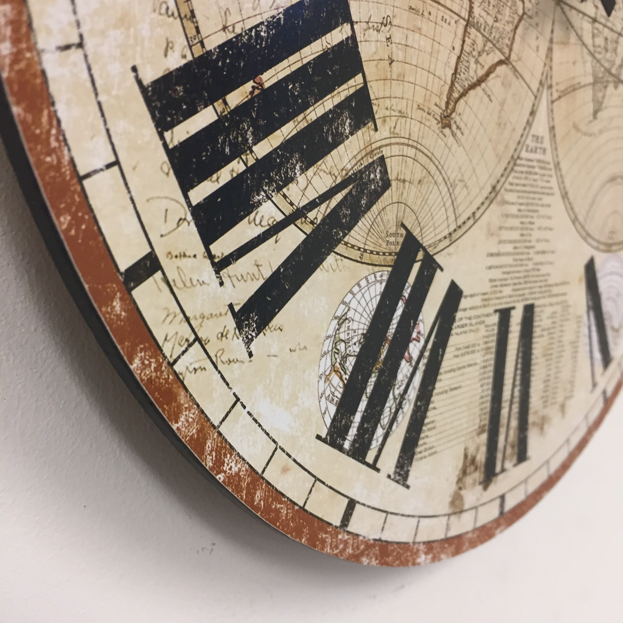 Wandklok wereld retro design