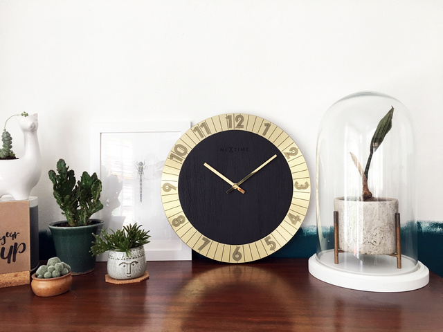 NXT Wandklok Cleopatra modern design