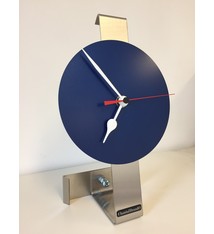 ChantalBrandO Tafelklok BLUE SPIRIT /RED POINTER MODERN DUTCH DESIGN