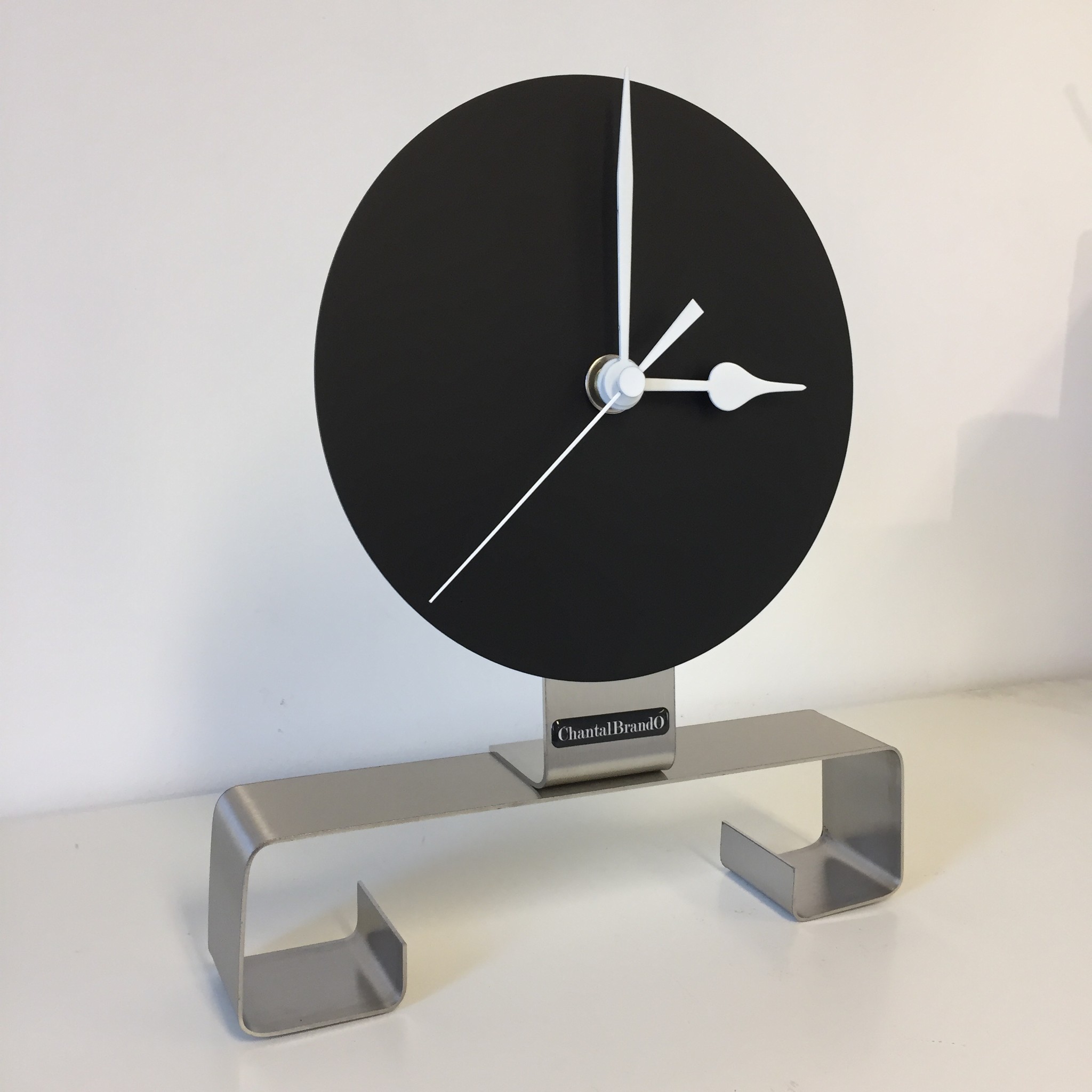 ChantalBrandO Tafelklok ODYV BLACK MODERN DUTCH DESIGN