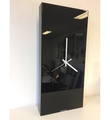 ChantalBrandO Wandklok BLACK SABBATH CHANTAL BRANDO MODERN DUTCH DESIGN