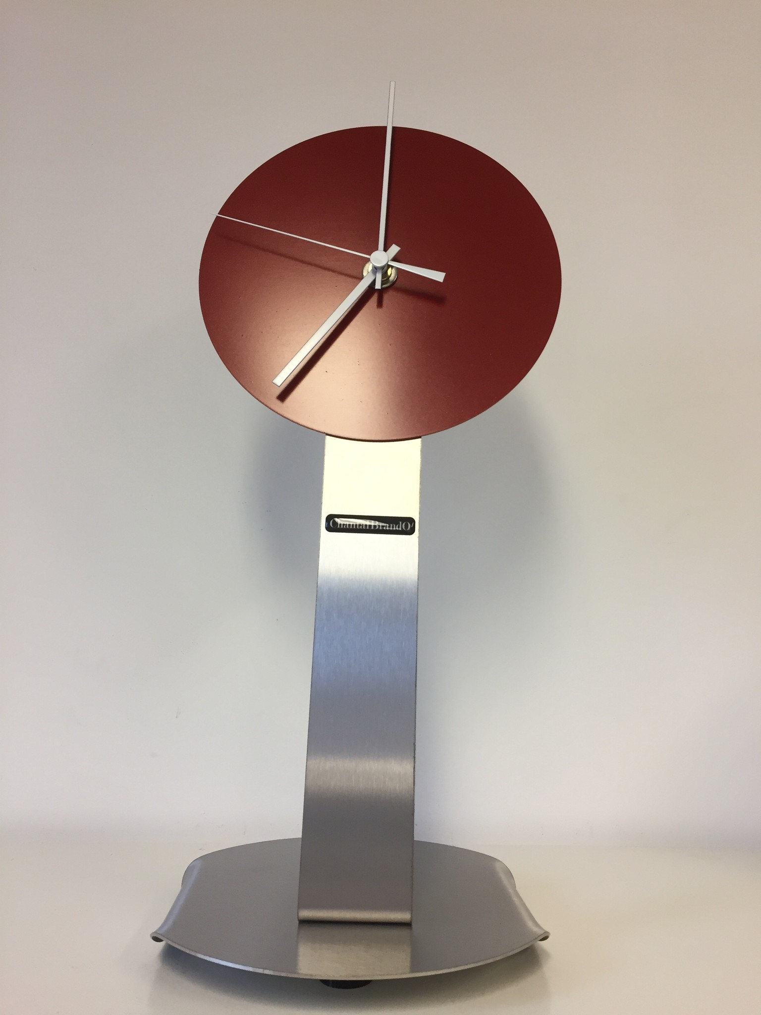 ChantalBrandO Tafelklok ROCK AROUND THE CLOCK Modern design