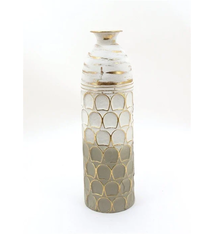 Vaas modern design White with cream metal vase scales