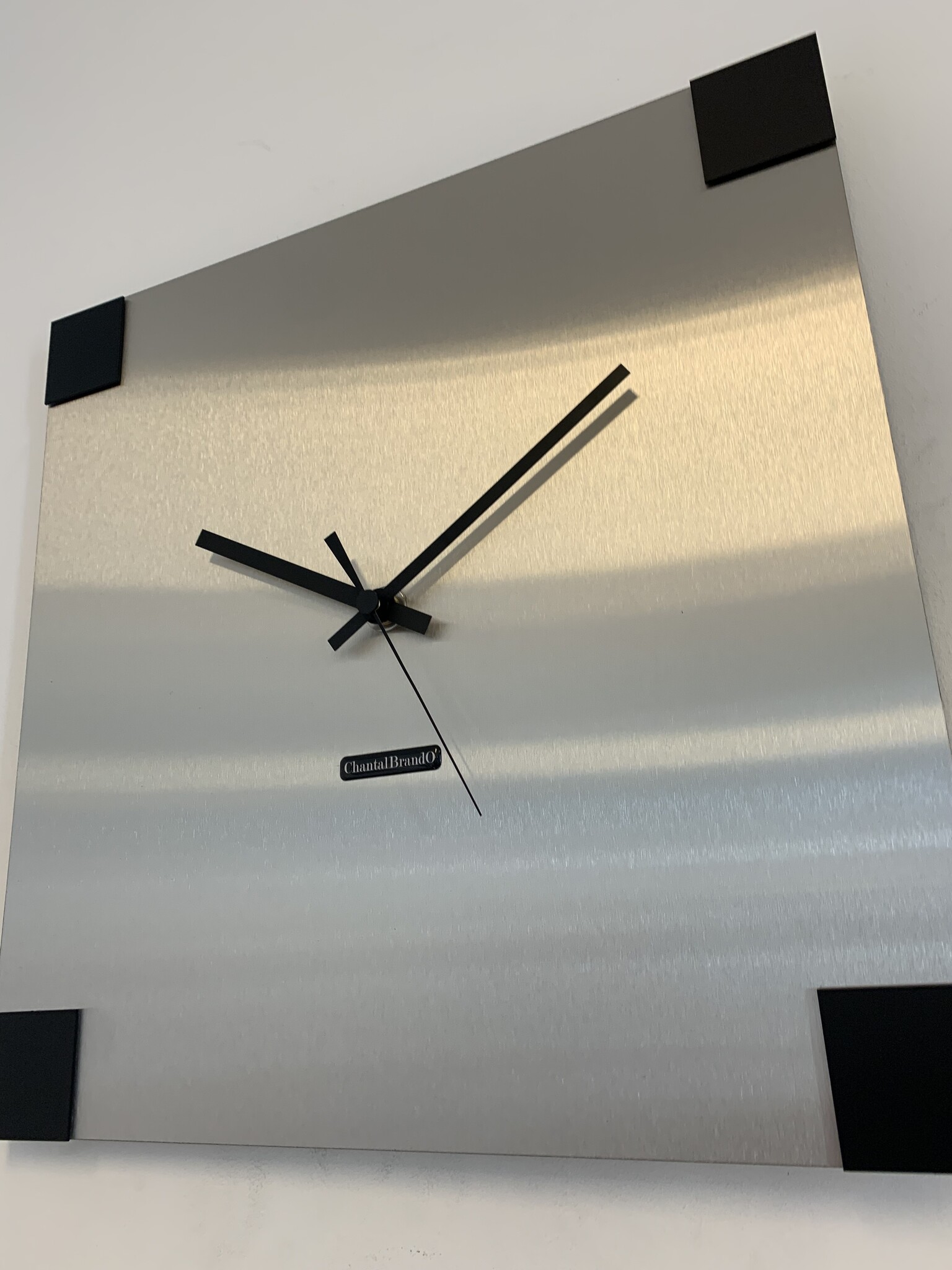 ChantalBrandO Wandklok ChantalBrandO -- CARRE : PLACE PIGALLE -- SILVER & BLACK -- MODERN DESIGN --