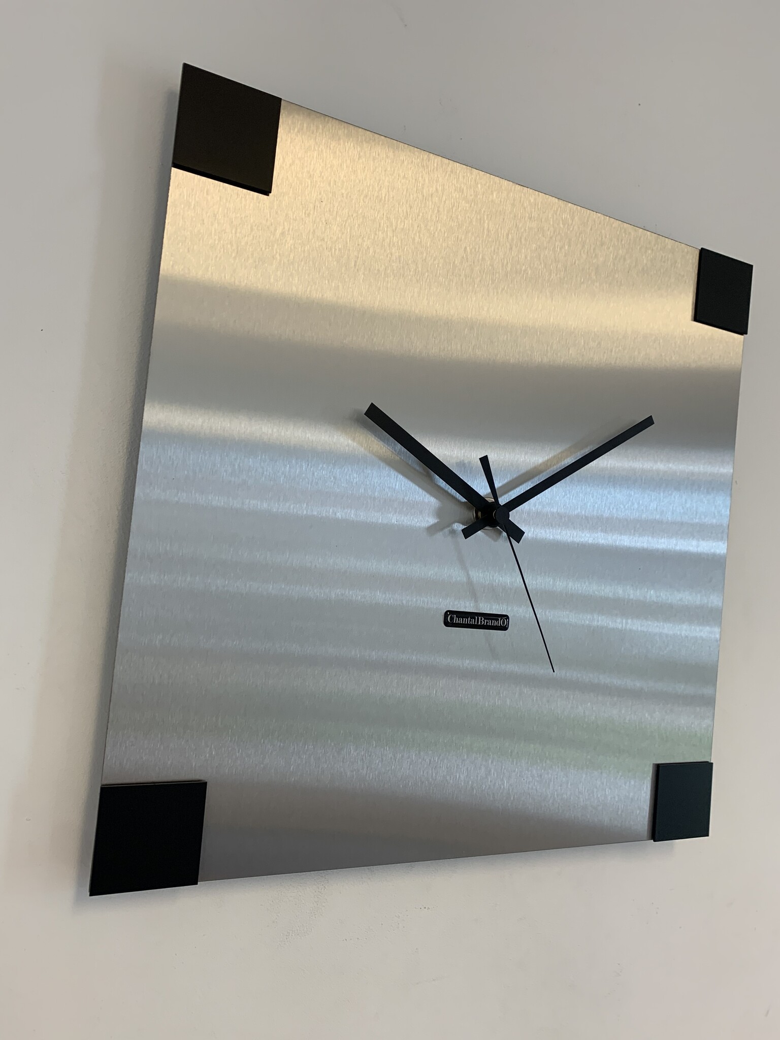 ChantalBrandO Wandklok ChantalBrandO -- CARRE : PLACE PIGALLE -- SILVER & BLACK -- MODERN DESIGN --