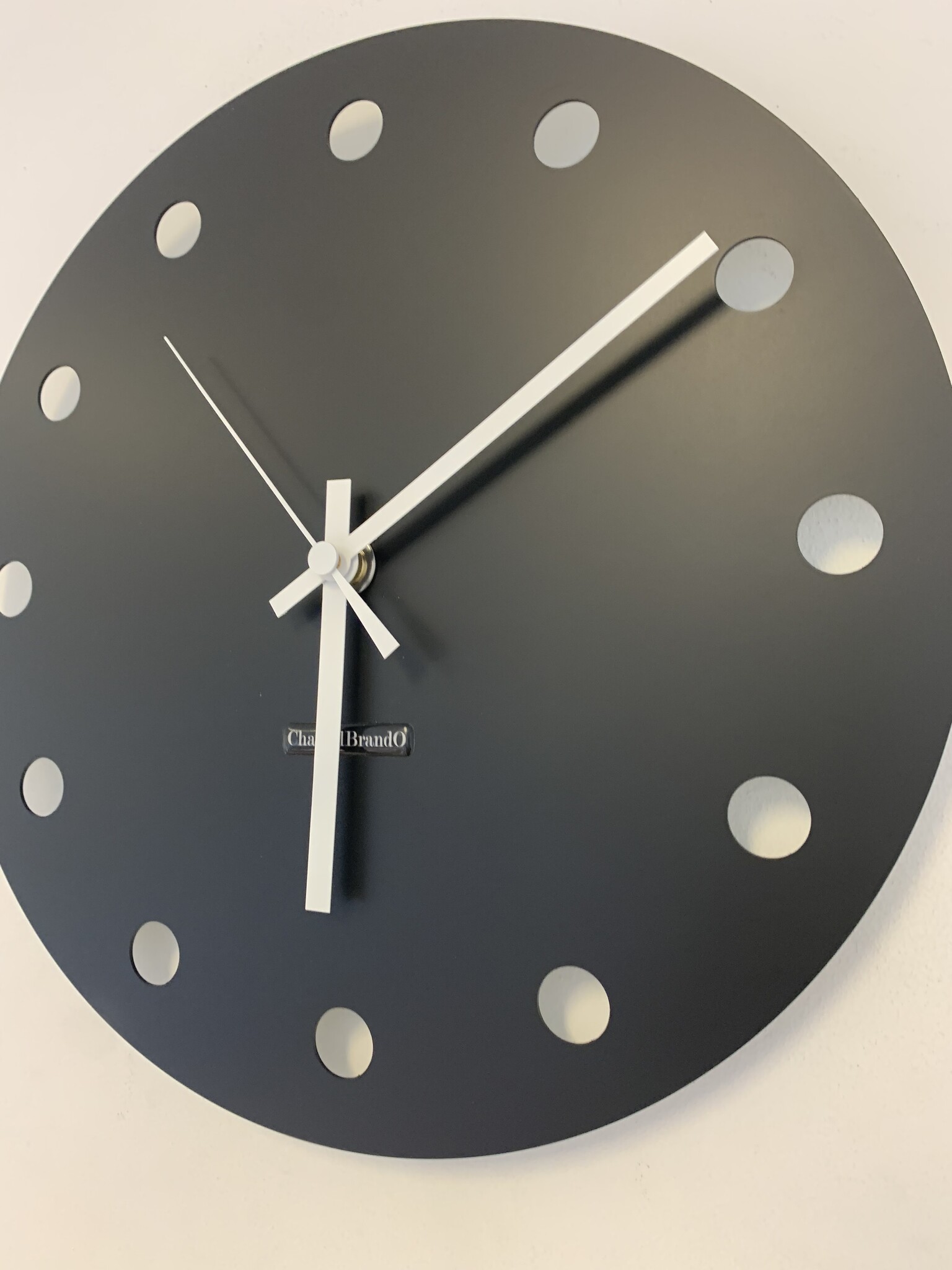 ChantalBrandO Wandklok CHANTALBRANDO -- BLACK -- NEVADA 34 -- MODERN DESIGN IN ZWART