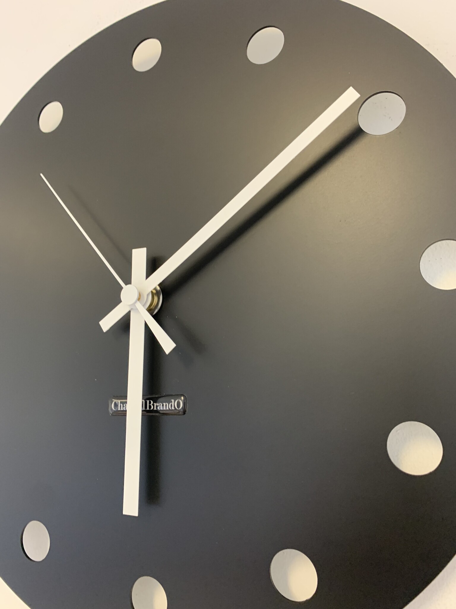 ChantalBrandO Wandklok CHANTALBRANDO -- BLACK -- NEVADA 34 -- MODERN DESIGN IN ZWART