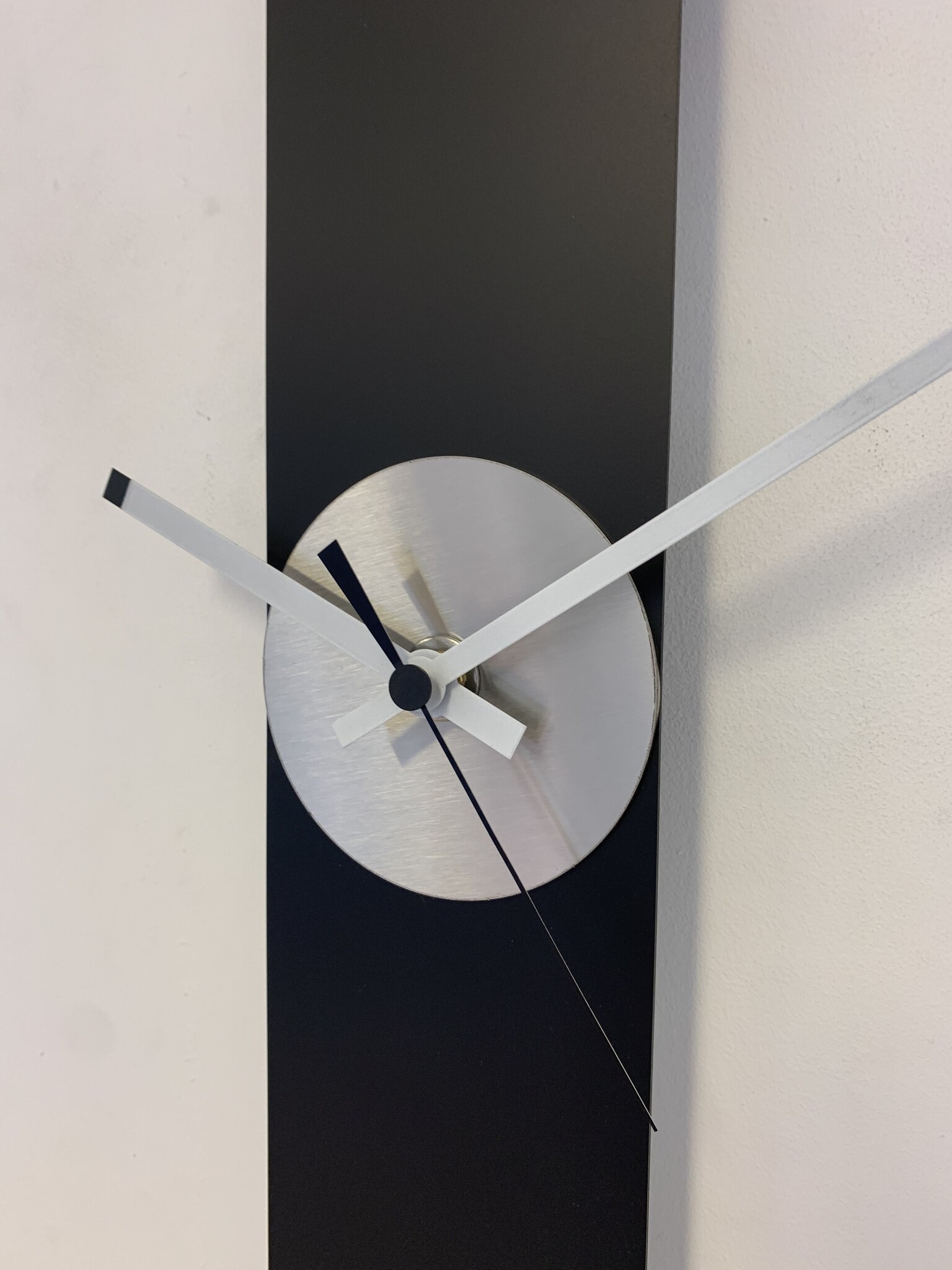 ChantalBrandO Wandklok CHANTALBRANDO SUMMIT BLACK & SILVER MODERN DESIGN = ZWART & ZILVER