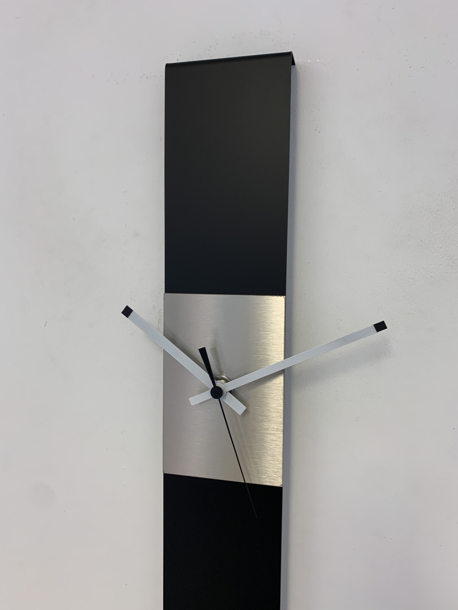 ChantalBrandO Wandklok CHANTALBRANDO SUMMIT BLACK & SILVER MODERN DESIGN = ZWART & ZILVER