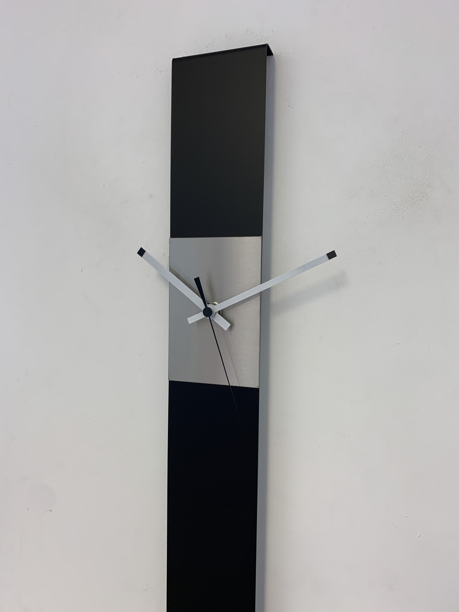 ChantalBrandO Wandklok CHANTALBRANDO SUMMIT BLACK & SILVER MODERN DESIGN = ZWART & ZILVER