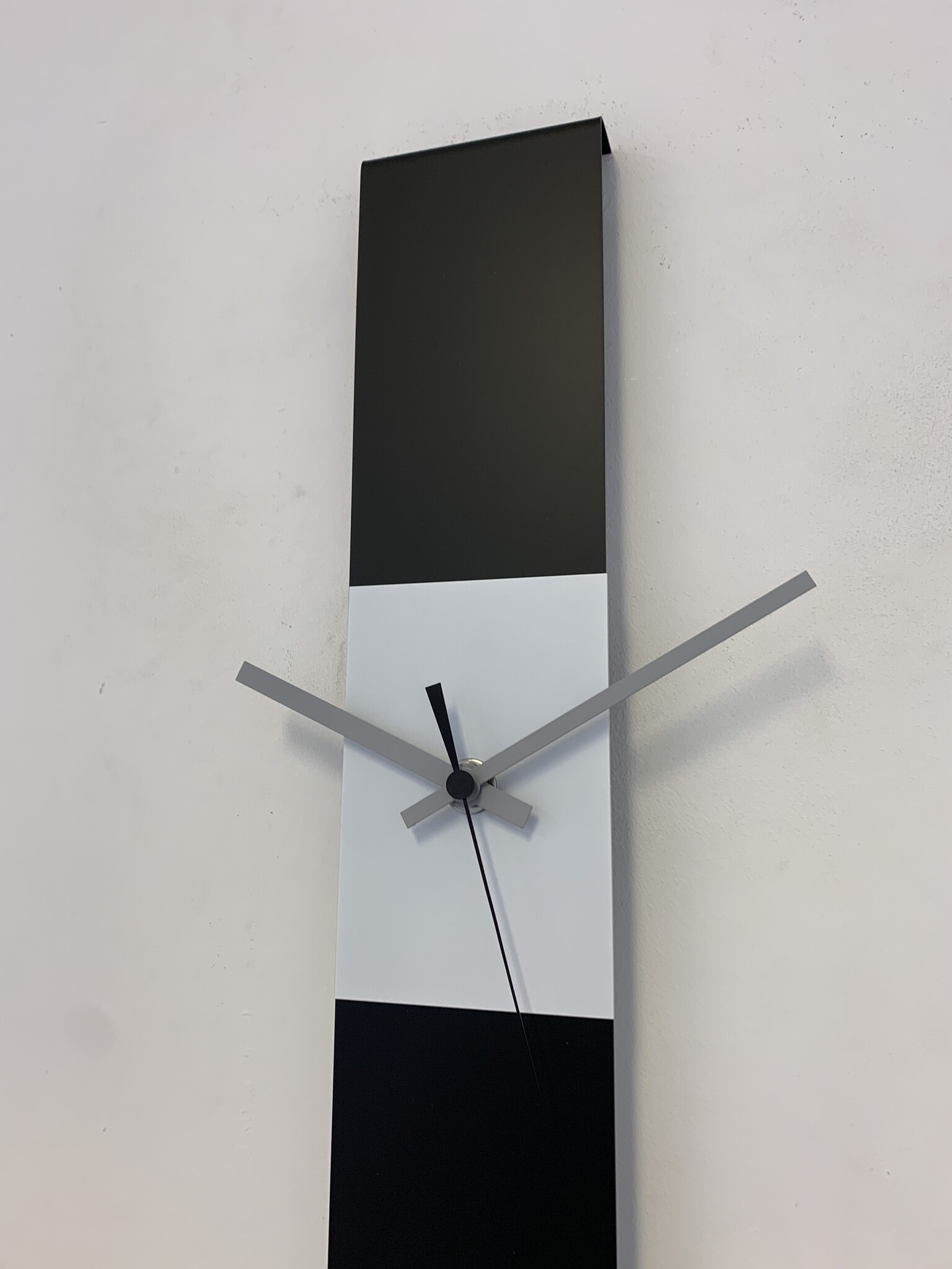 ChantalBrandO Wandklok CHANTALBRANDO SUMMIT BLACK & WHITE MODERN DESIGN = ZWART & WIT