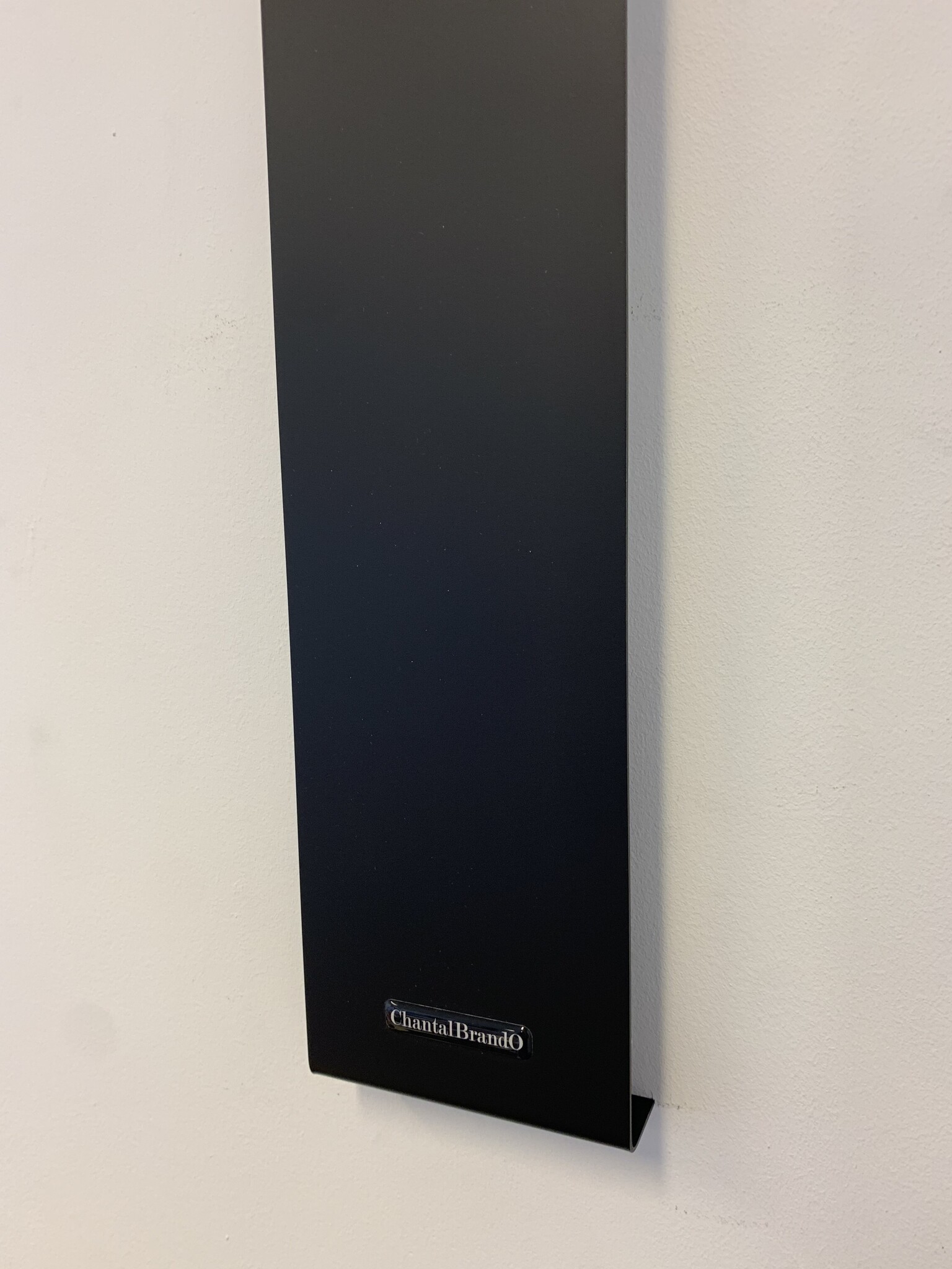 ChantalBrandO Wandklok CHANTALBRANDO SUMMIT BLACK & WHITE MODERN DESIGN = ZWART & WIT