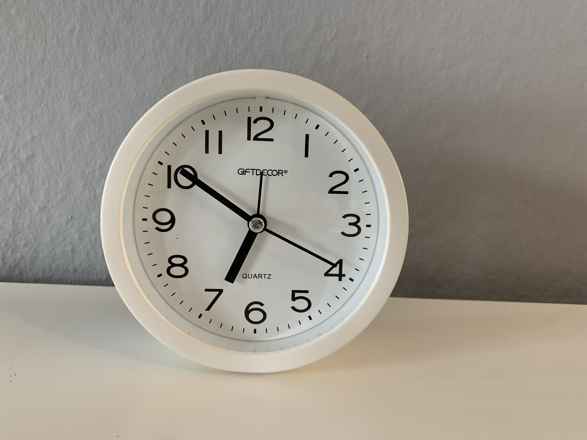 Tafelklok MODENA modern design