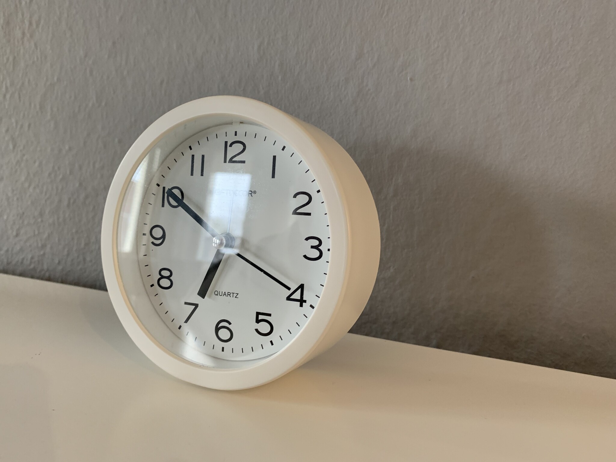 Tafelklok MODENA modern design