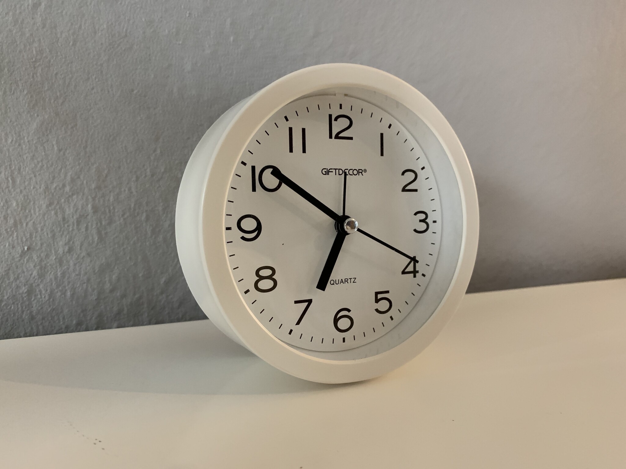 Tafelklok MODENA modern design