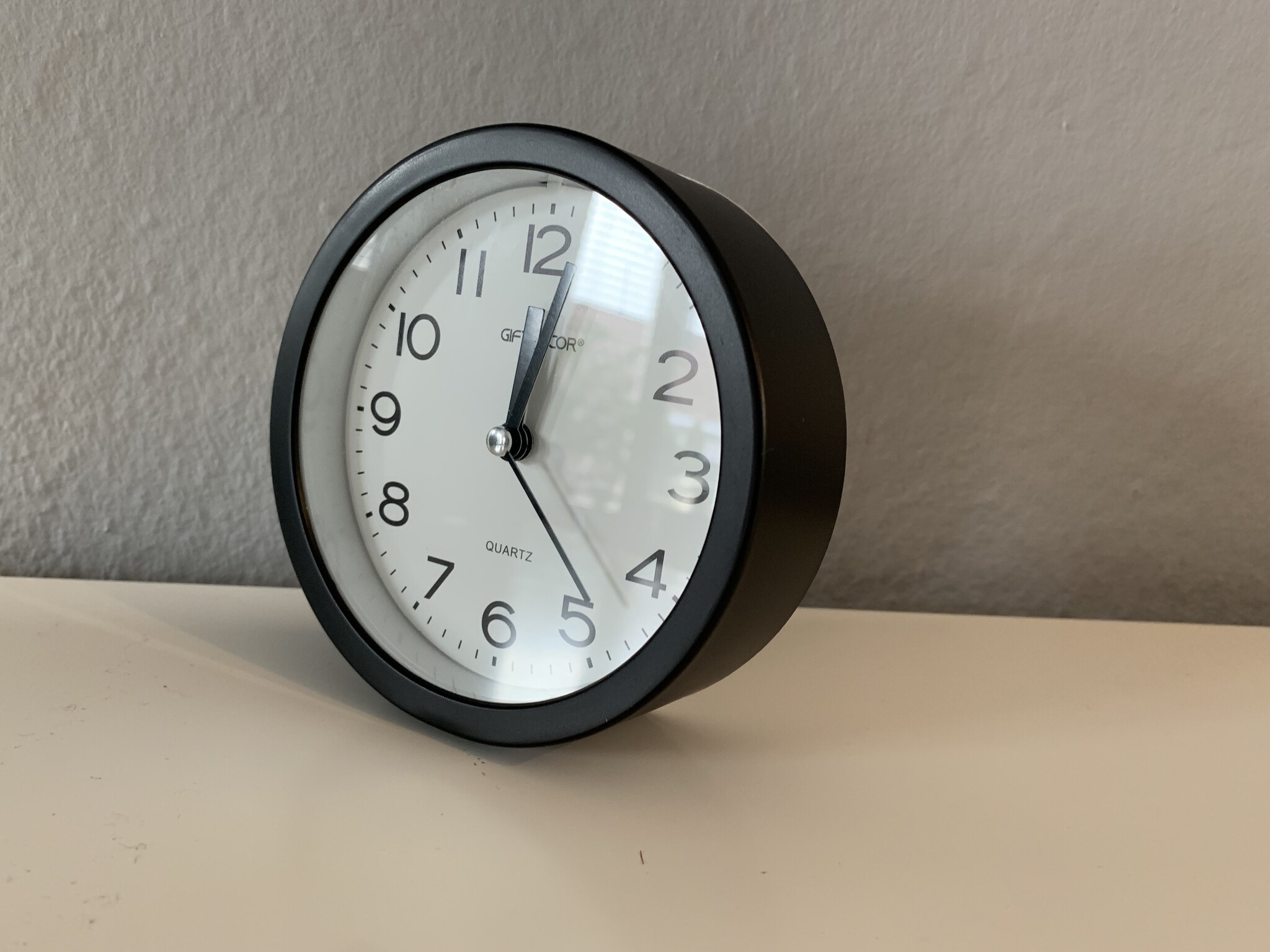 Tafelklok MODENA modern design