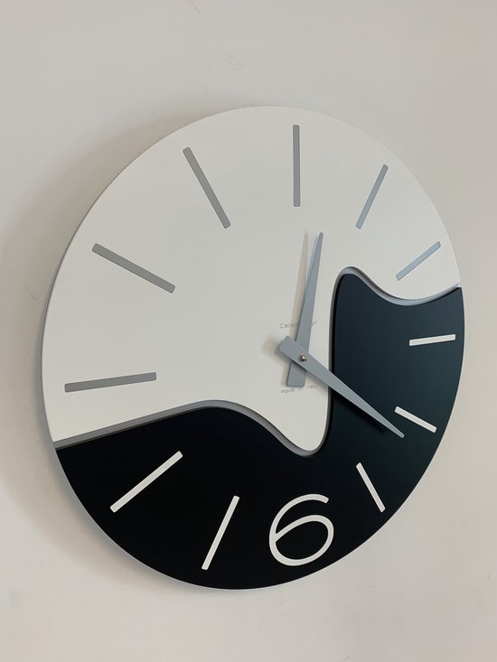 WANDKLOK OLIV BLACK & WHITE MODERN DESIGN