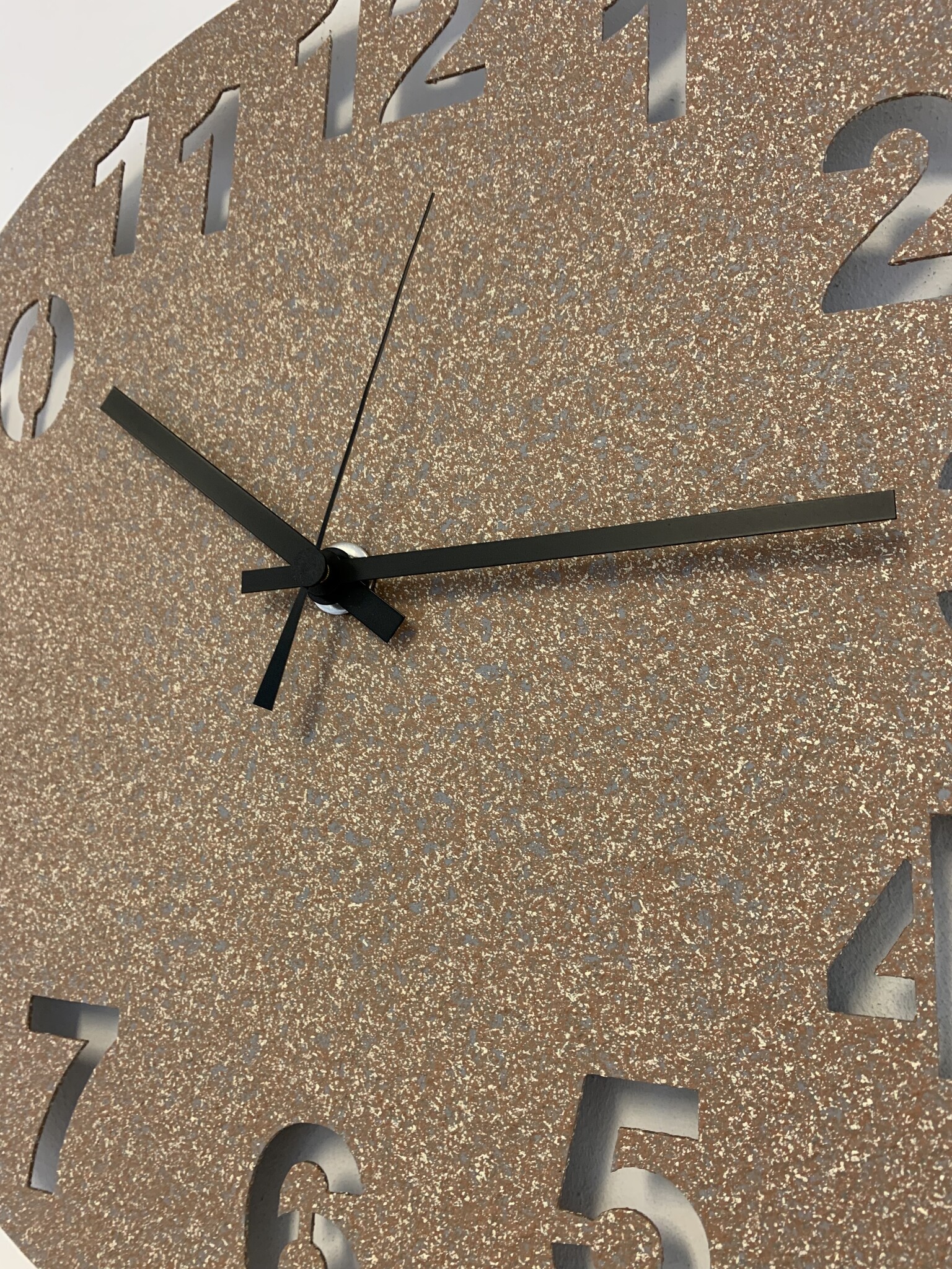 MOSACLOCK GRANITO MARRON Wandklok Modern Industrieel Design