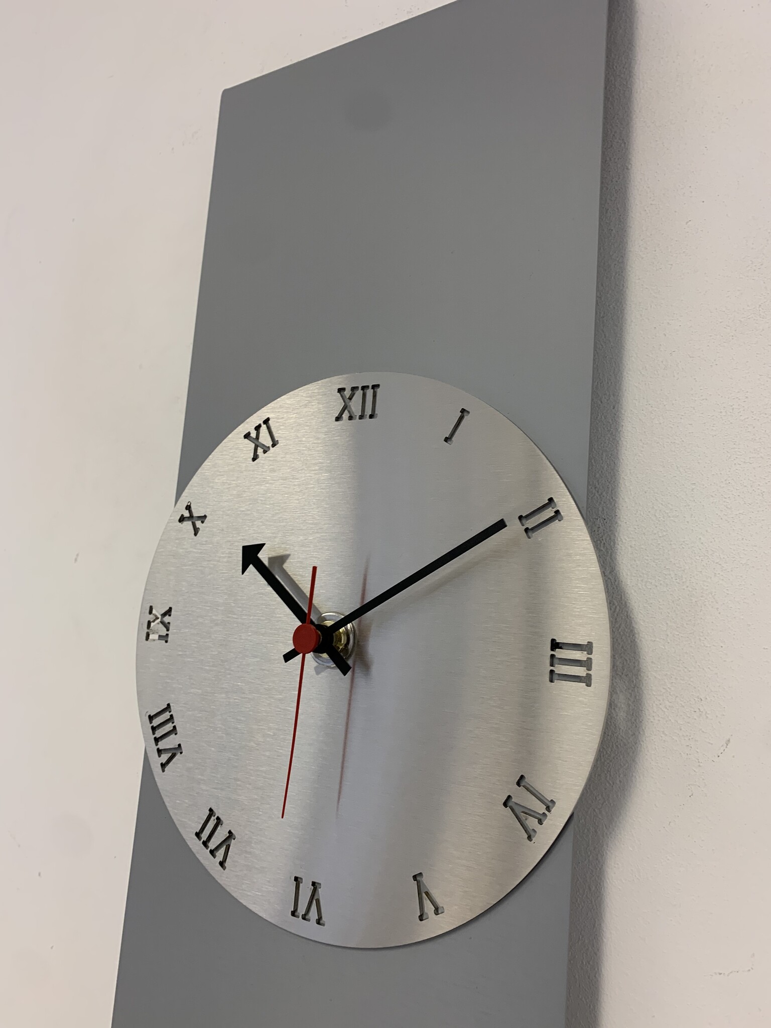 Wandklok Merida MODERN DESIGN zilver & grijs