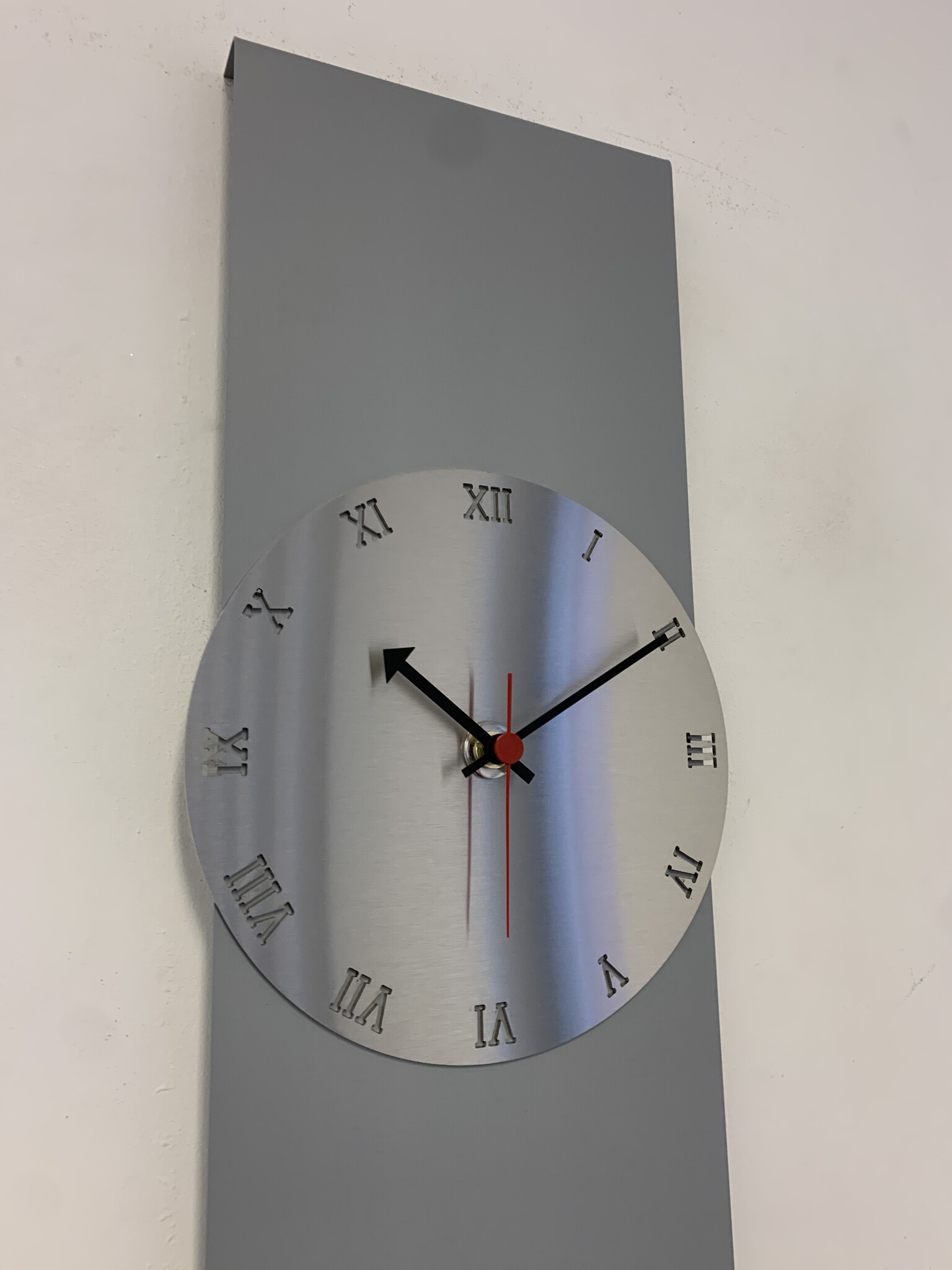 Wandklok Merida MODERN DESIGN zilver & grijs