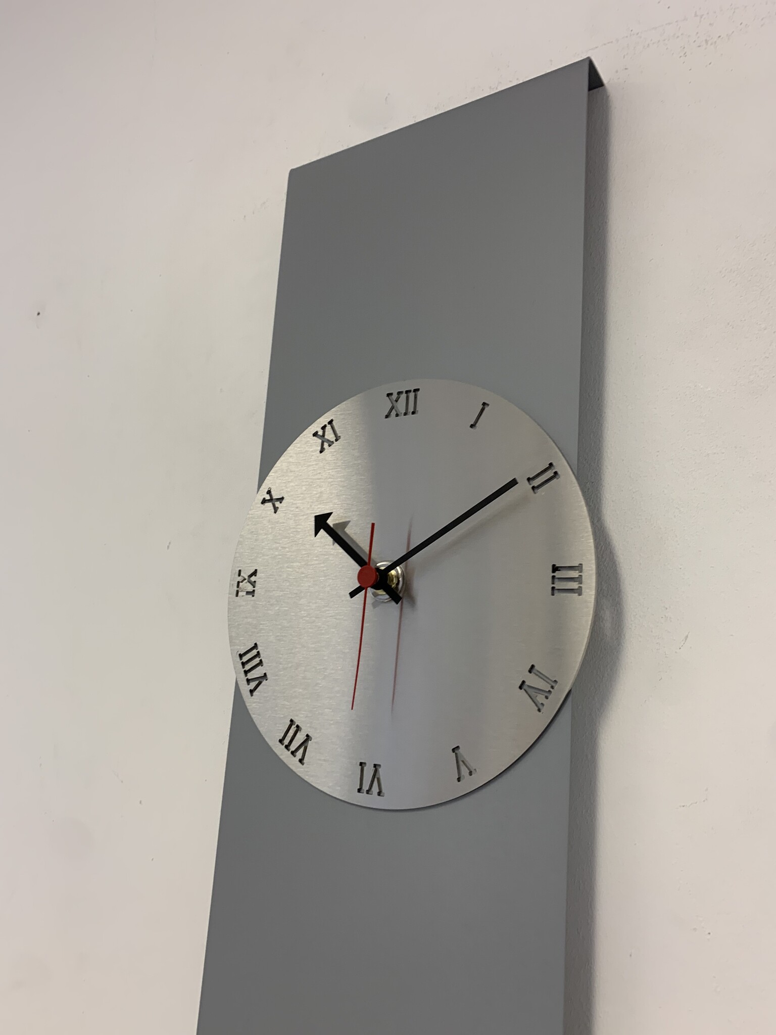 Wandklok Merida MODERN DESIGN zilver & grijs