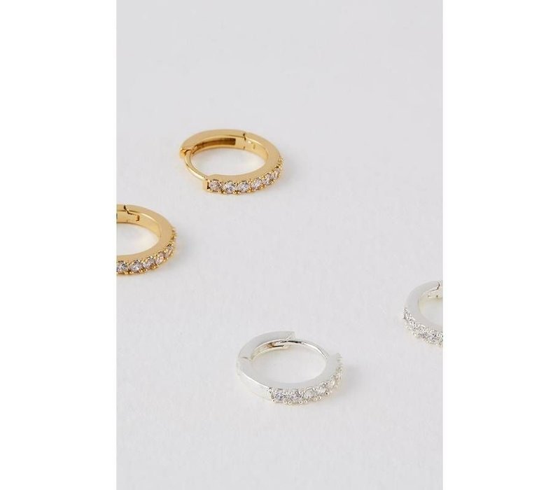 Estella Bartlett Boucles D'Oreilles Hoop Pavé de Pierres Doré Small