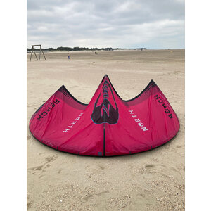 North Tweedehands 2025 North Reach Kite 8m Rubine Red R
