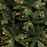 Emerald Pine LED, Half Wall - Grün - Triumph Tree künstlicher Weihnachtsbaum