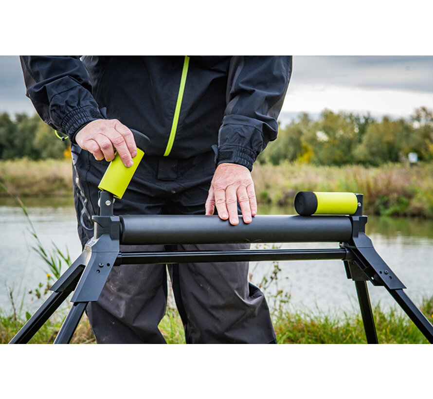 Compact single pole roller
