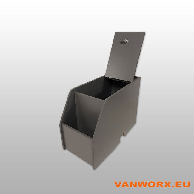 Caja para documentos entre los asientos delanteros.