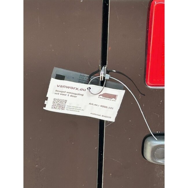 Soporte universal para sellar la carga en su área de carga.