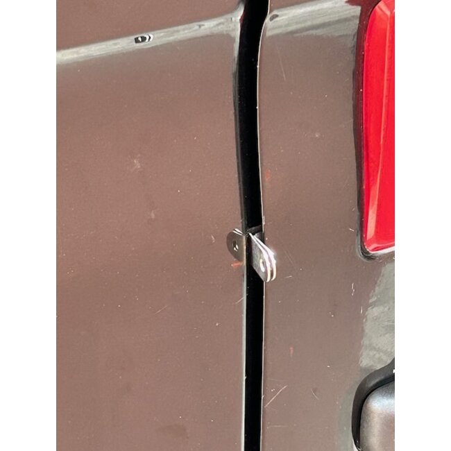 Universelle Halterung zum Abdichten der Ladung in Ihrer Ladefläche.