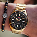 Sem Lewis Lundy Island Diver orologi color oro e nero