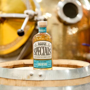 De Tweekoppige Phoenix Quince Eau De Vie De Tweekoppige Phoenix Quince Eau De Vie