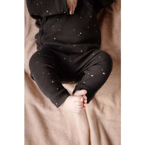 Quapi Levv newborn baby jongens broek Emiel aop Grey Dark Dot