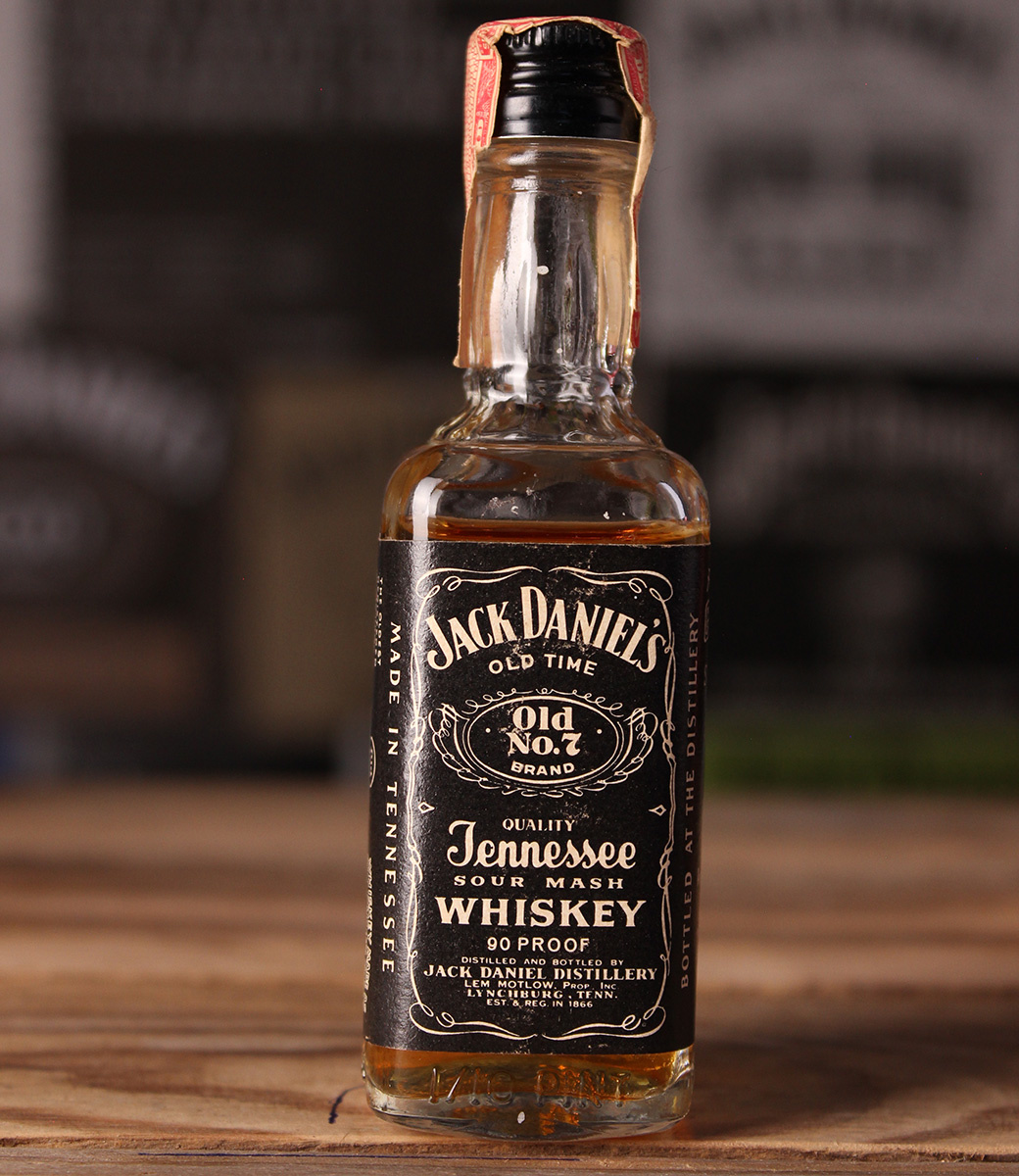 JACK DANIEL'S Black Label 1973 1/10th Pint US Great shape