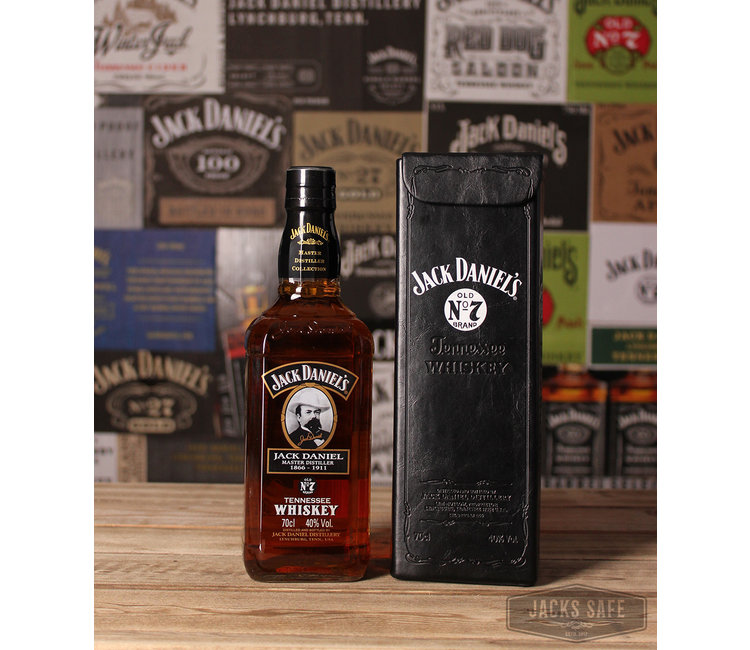 JACK DANIEL'S - UK Master Distiller bottle in leather Box - 2005