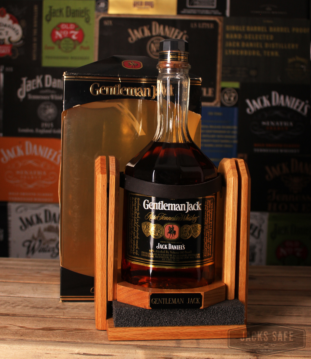 Jack Daniel's - Gentleman Jack - 2nd Gen - 1750ml - Wood cradle in