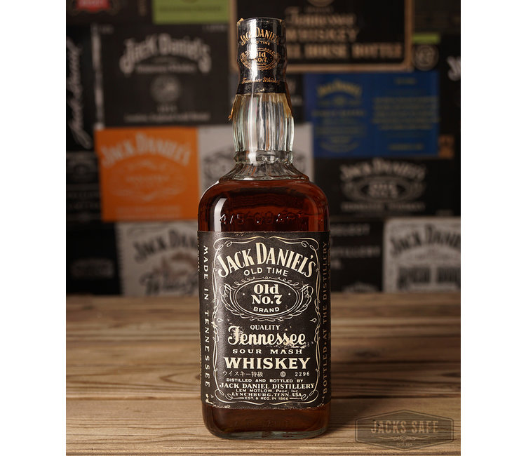 Jack Daniel's - Black Label - Paper seal - 4/5th Quart - 1973