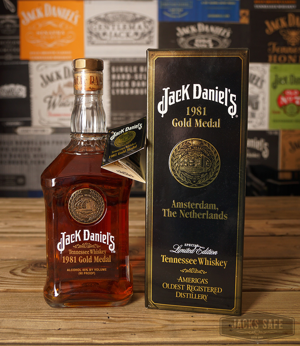 JACK DANIEL'S - Gold Medal - 1981 - 750ml - Bottle, tag and box - US - AUS