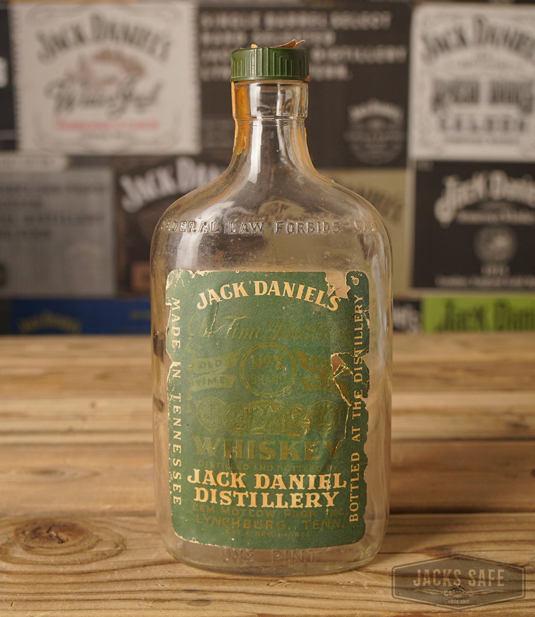 JACK DANIEL'S  - GREEN LABEL - EMPTY BOTTLE - ONE PINT - 1951 - 3 YEARS OLD