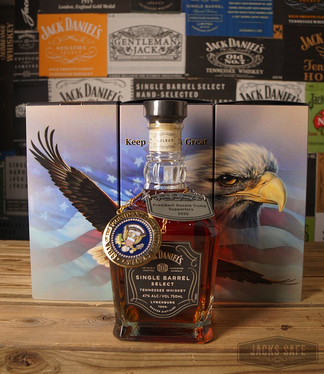 JACK DANIEL'S  - SINGLE BARREL - PERSONAL COLLECTION - TRUMP 2020 - CUSTOM SLEEVE - EXTRA MEDAILLION