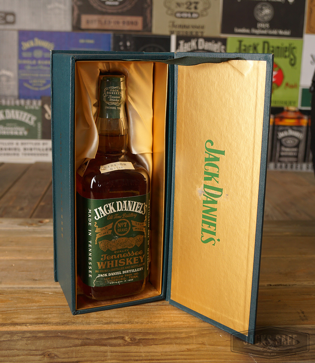 JACK DANIEL'S - Green Label - Paper seal - 1st Gen Coffin - 750ml - JAPAN - '81 - '82 - 40% - Great Condition