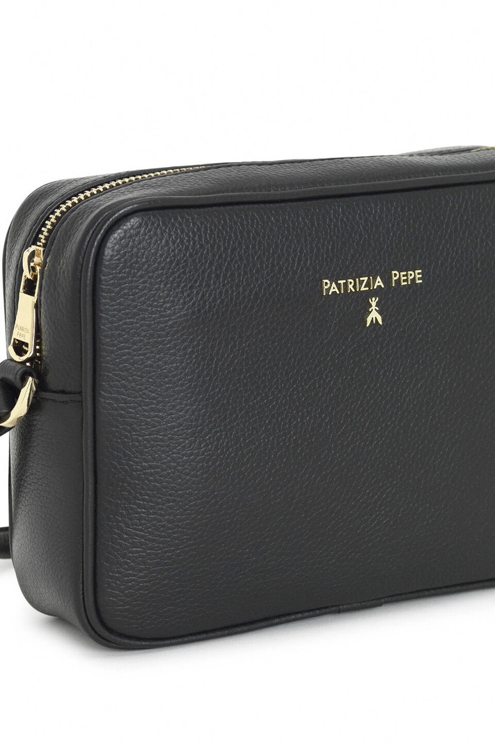 PATRIZIA PEPE Patrizia Pepe crossbody tas met goudkleurige letters en logo Zwart