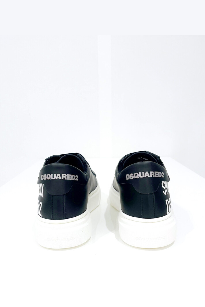 DSQUARED2 Dsquared2 sneaker met witte tekst en wollen binnenkant Zwart